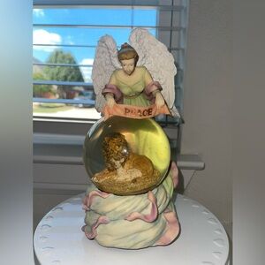 Vintage Silvestri Musical Snow Globe w/Angel Watching Over- Plays‎ Silver bells